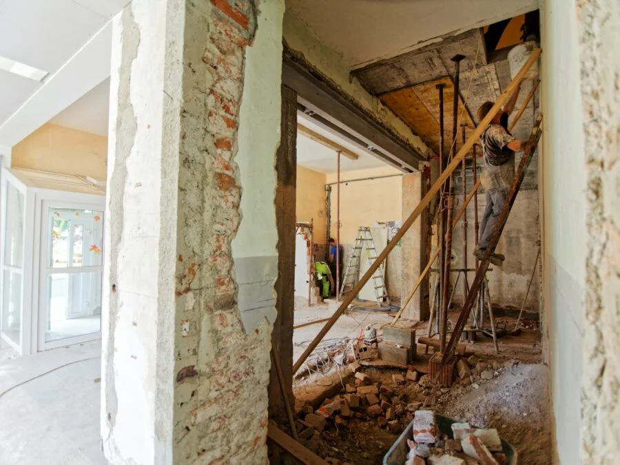 Rekonstrukce krok za krokem: na co myslet dřív, než začnete